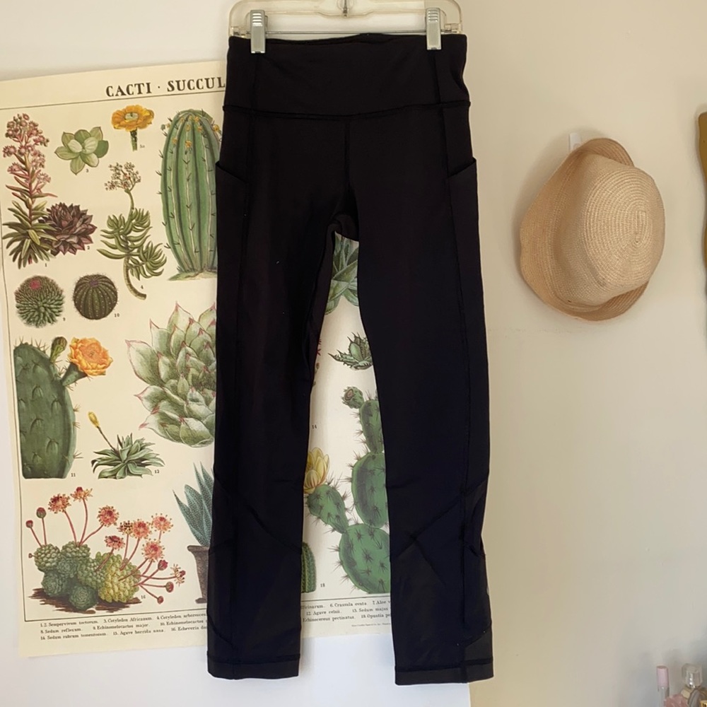 Lululemon leggings with pockets and mesh detailing